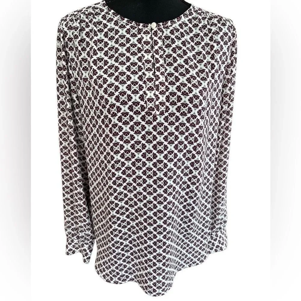 LOFT keyhole neckline with button patterned long sleeved blouse, size M.